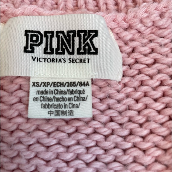 EUC Victoria Secrets PINK Cable Knit V Neck Loose Fit Sweater Size XS/S - Picture 5 of 5